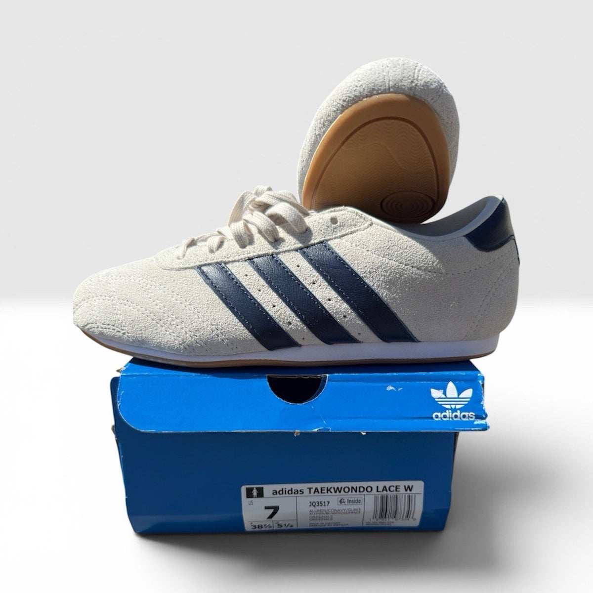 adidas Taekwondo Lace W Alumina/Collegiate Navy Gum Suede Sneaker JQ3517