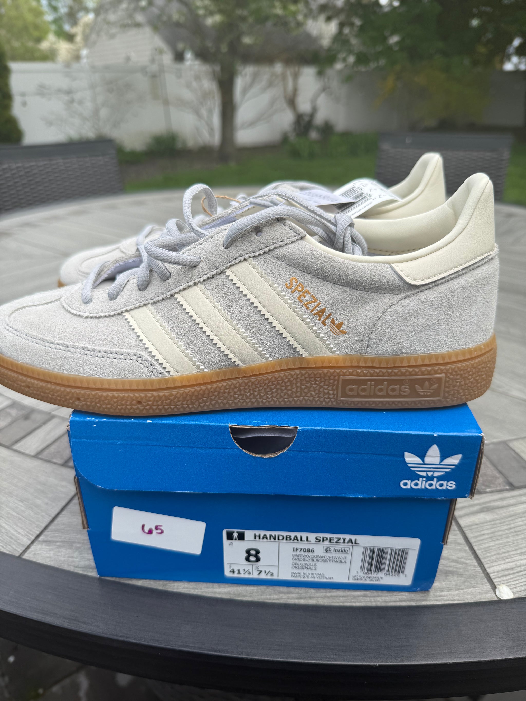 adidas Handball Spezial IF7086 — Grey/White Gum Suede — Men's 8 / Women's 9