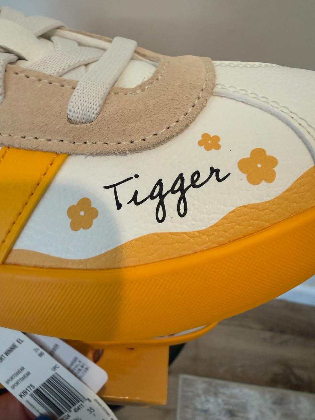 Adidas x Disney VL Court Winnie EL C KI9175 - Orange/Cream - Size 11K