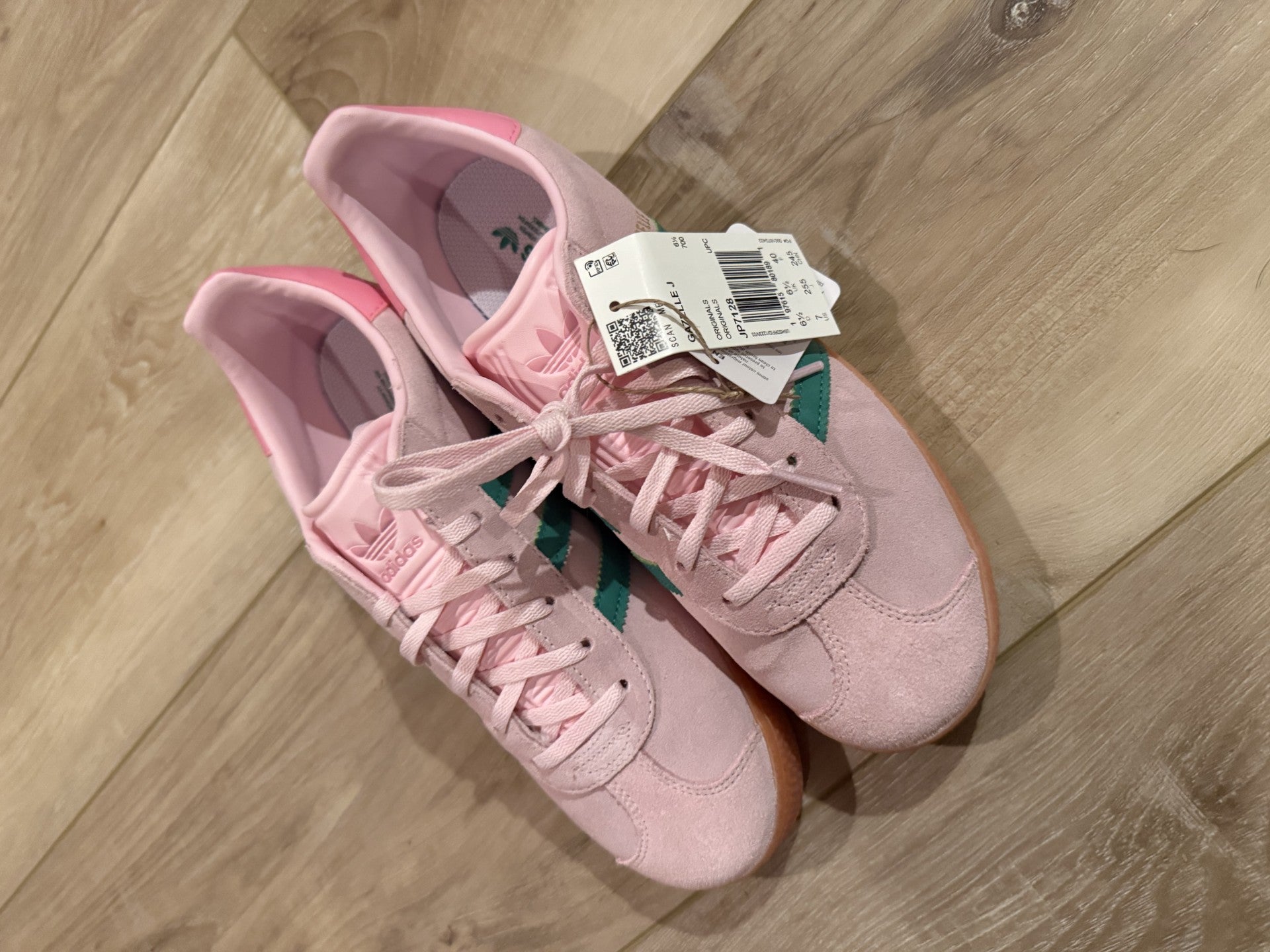 adidas Gazelle JP7128 Pink/Green Gum Sole — Women's 7